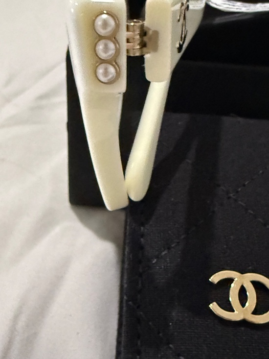 NIB Chanel Pearl Sunglasses main image 8